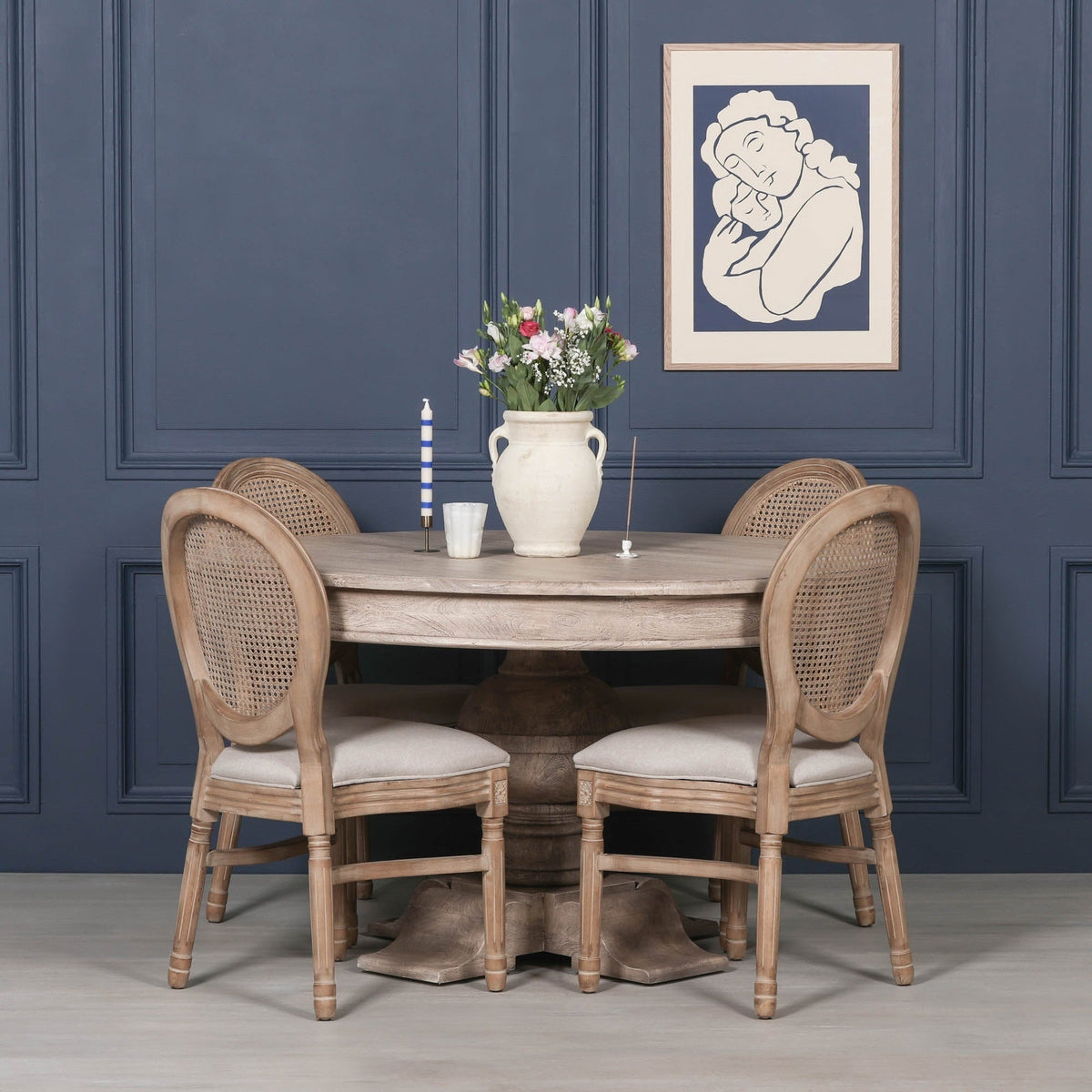 Rustic Acacia Round Ball Dining Table With 4 Louis Chairs